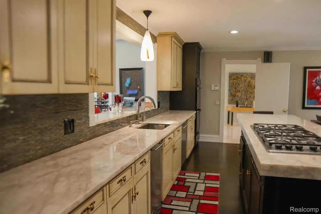 320 Cranbrook Court Bloomfield Hills City MI 48304