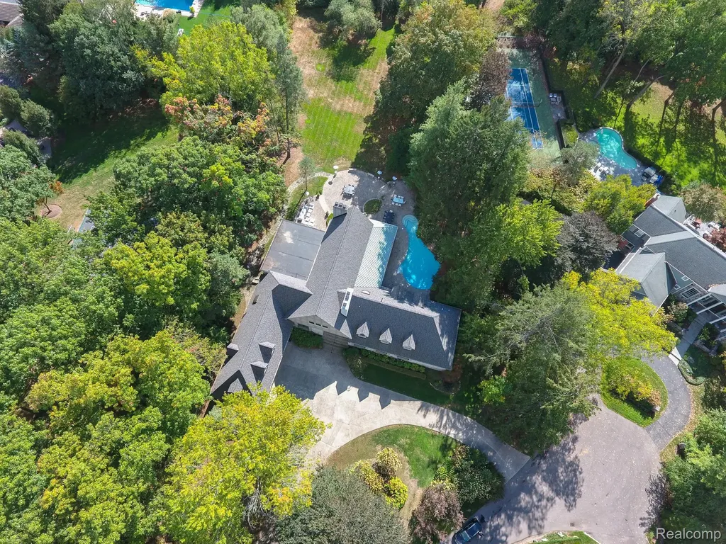 320 Cranbrook Court Bloomfield Hills City MI 48304