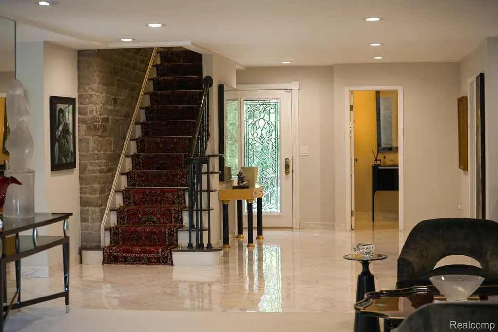320 Cranbrook Court Bloomfield Hills City MI 48304