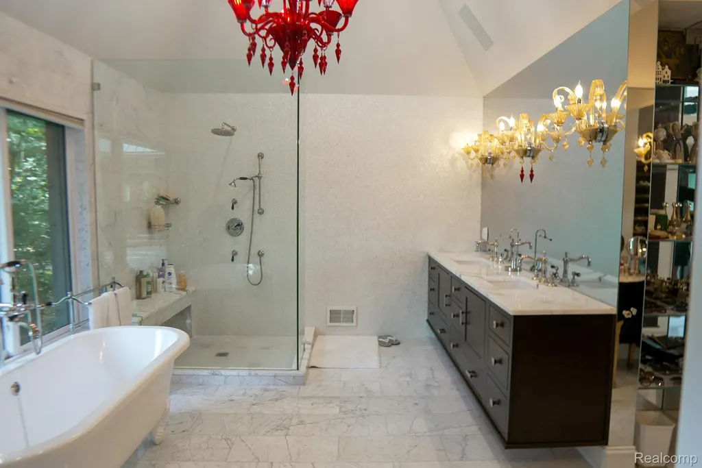320 Cranbrook Court Bloomfield Hills City MI 48304