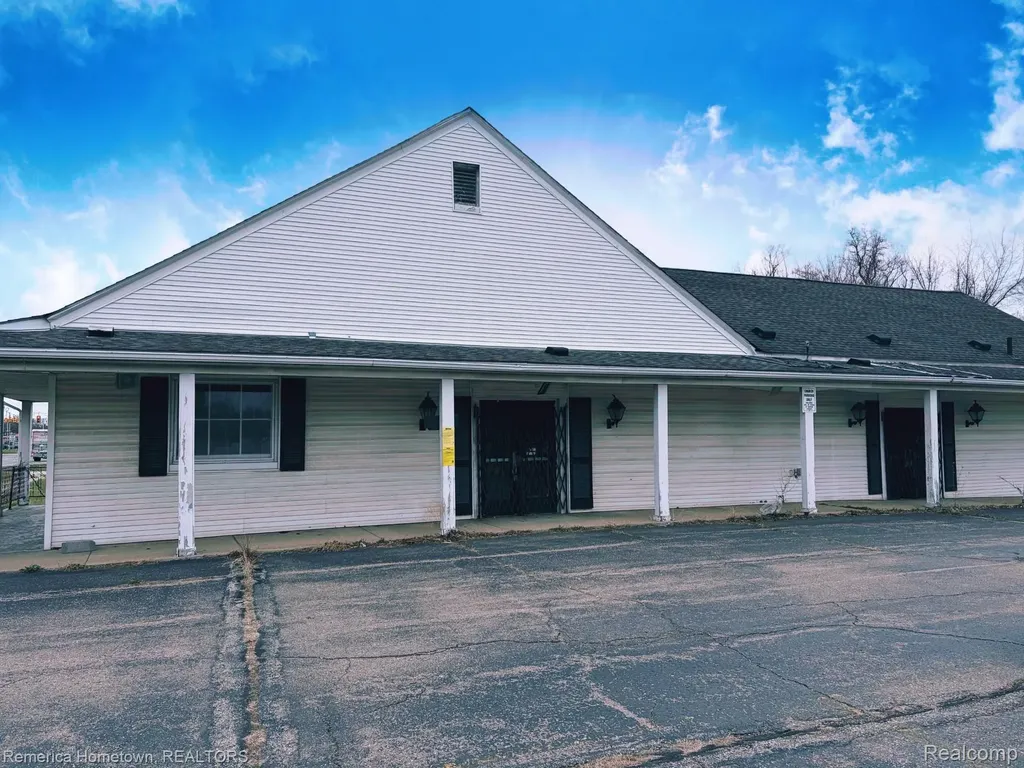 23806 Grand River Avenue Detroit City MI 48219