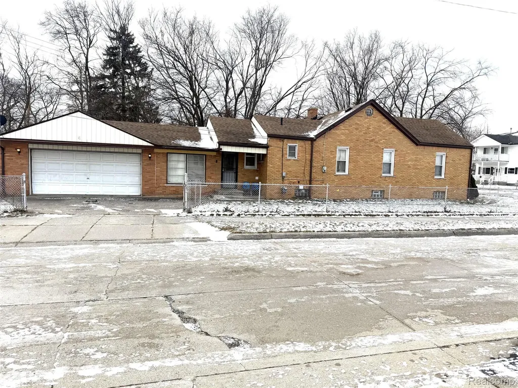 20830 Wellington Avenue Warren City MI 48089