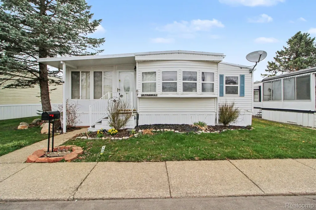 39500 Warren Road #87 Canton Charter Township MI 48187