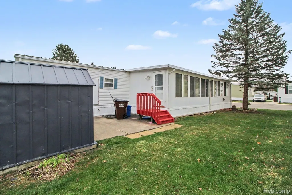 39500 Warren Road #87 Canton Charter Township MI 48187