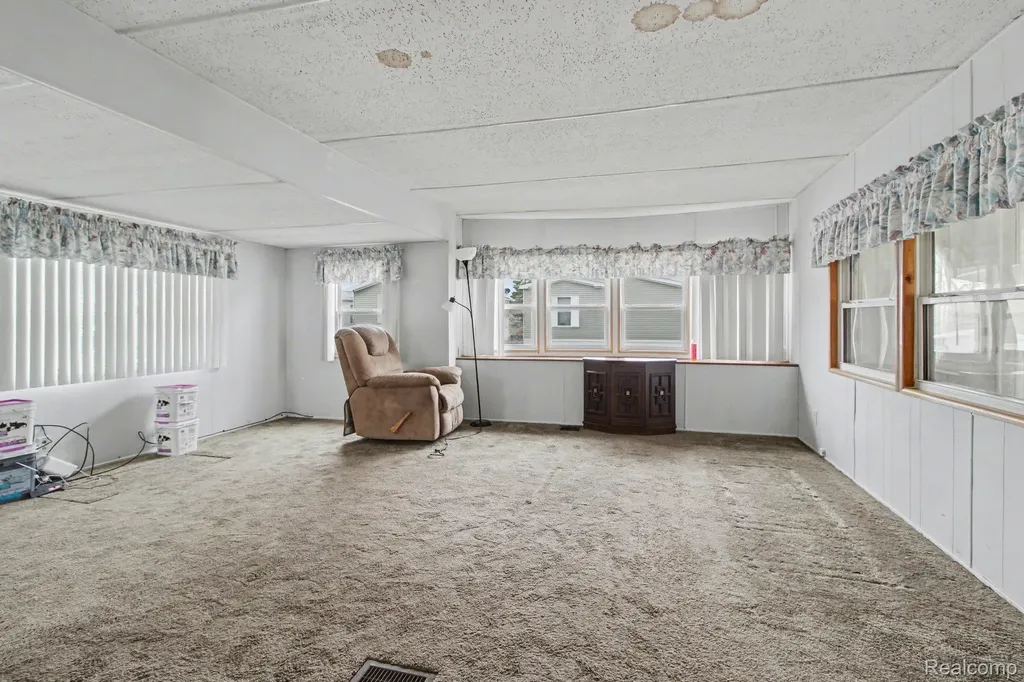 39500 Warren Road #87 Canton Charter Township MI 48187
