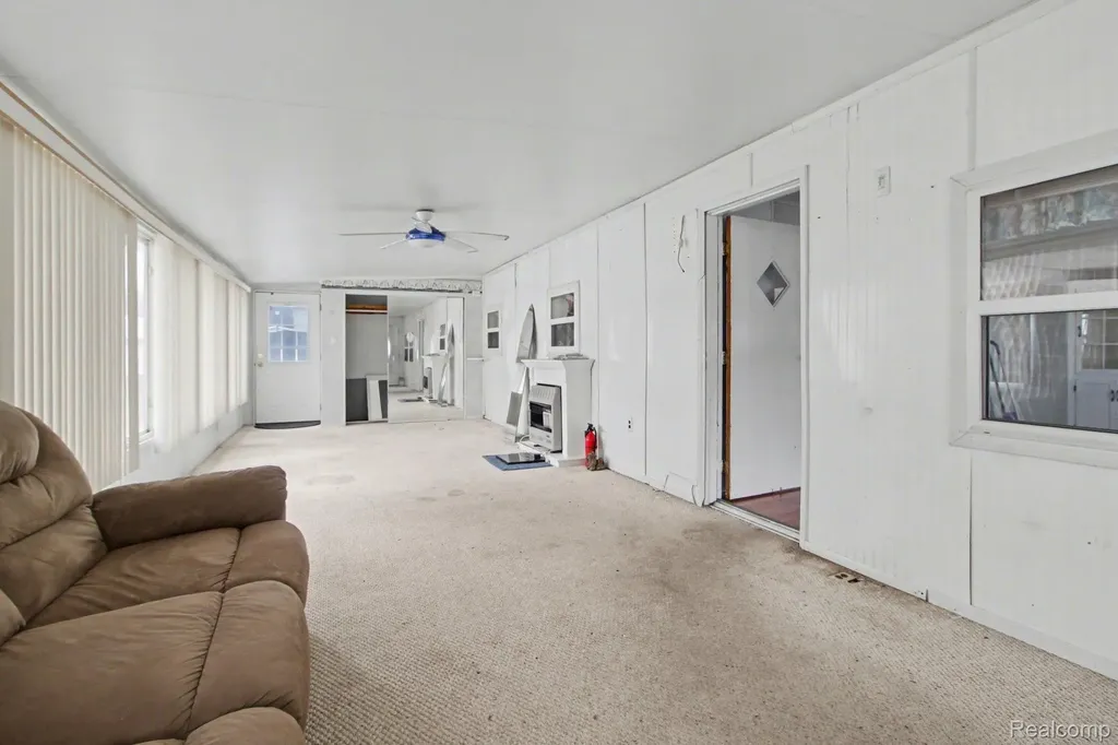 39500 Warren Road #87 Canton Charter Township MI 48187