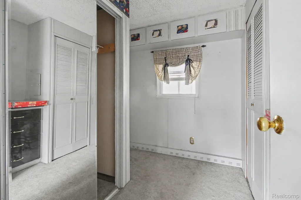 39500 Warren Road #87 Canton Charter Township MI 48187