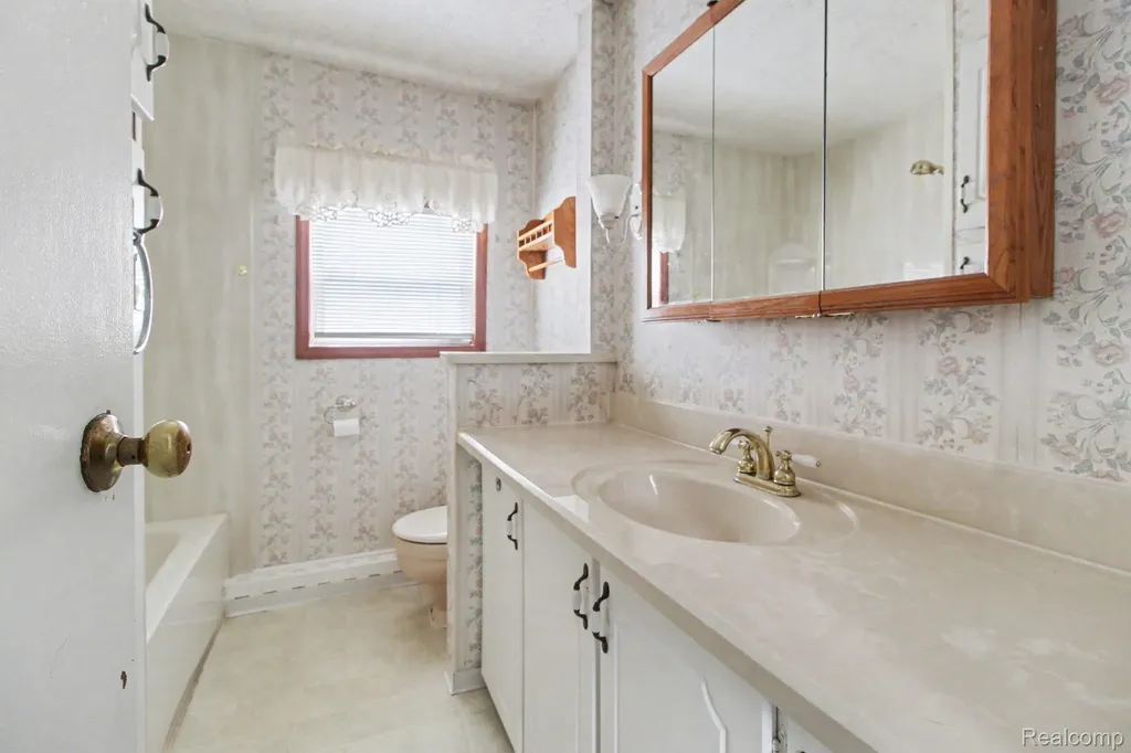 39500 Warren Road #87 Canton Charter Township MI 48187