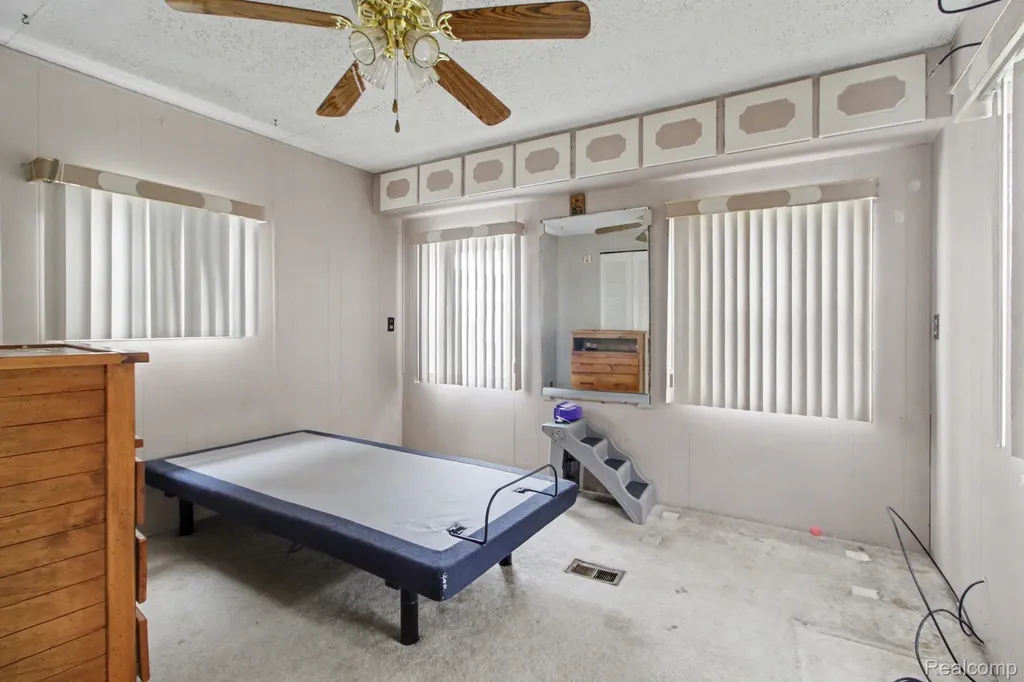 39500 Warren Road #87 Canton Charter Township MI 48187