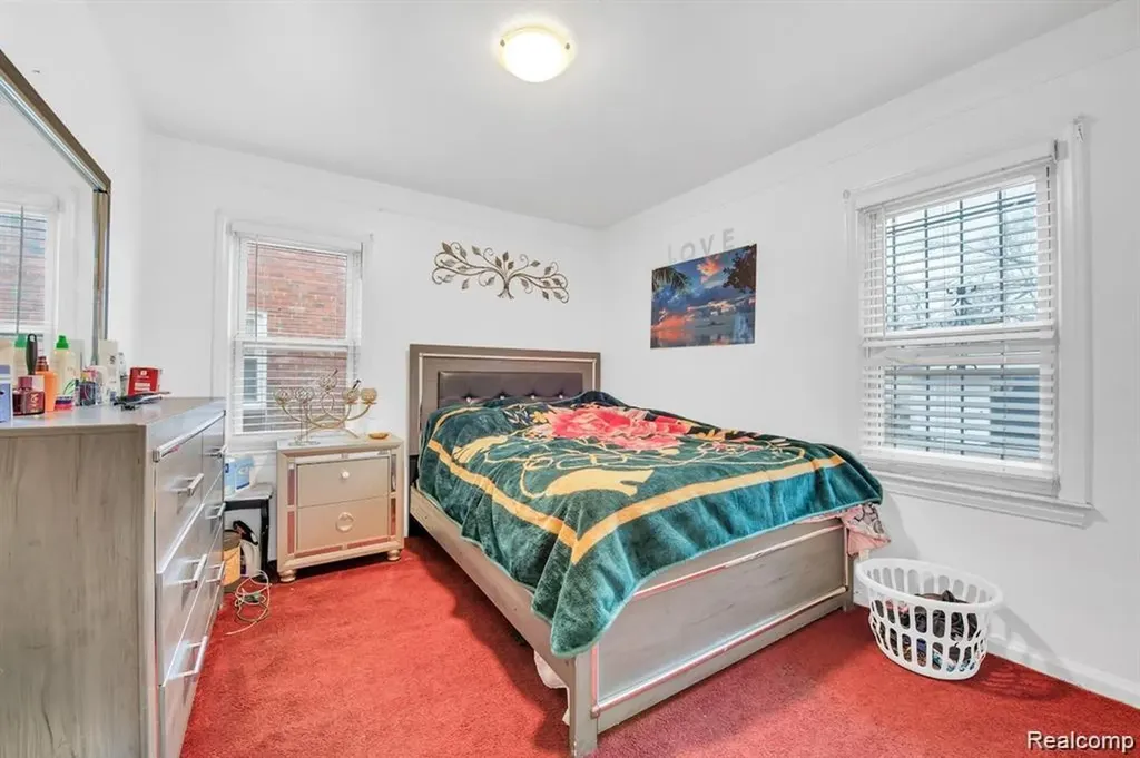 6839 Rosemont Avenue Detroit City MI 48228