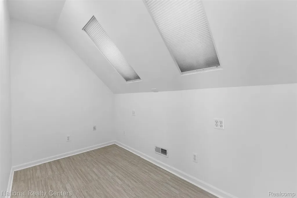 509 Elizabeth Lake Road Waterford Charter Township MI 48328