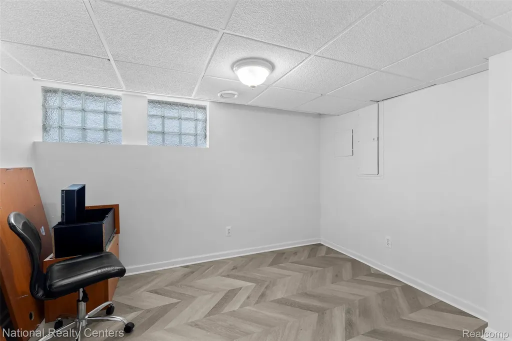 509 Elizabeth Lake Road Waterford Charter Township MI 48328