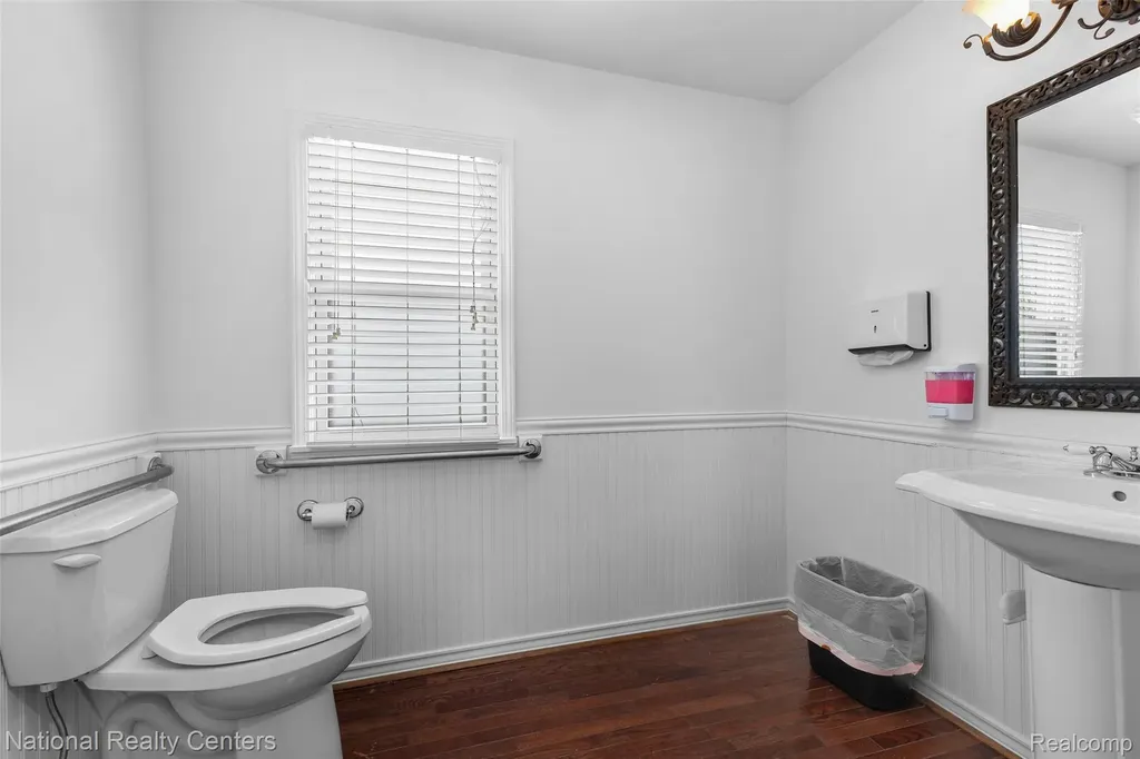 509 Elizabeth Lake Road Waterford Charter Township MI 48328