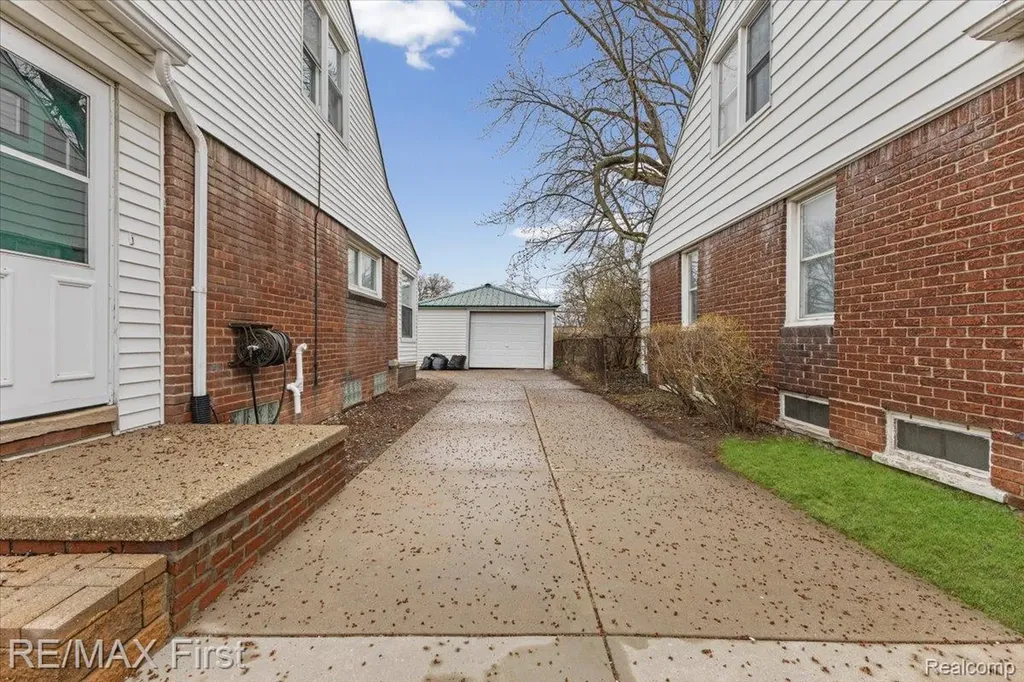 20675 Van Antwerp Street Harper Woods City MI 48225