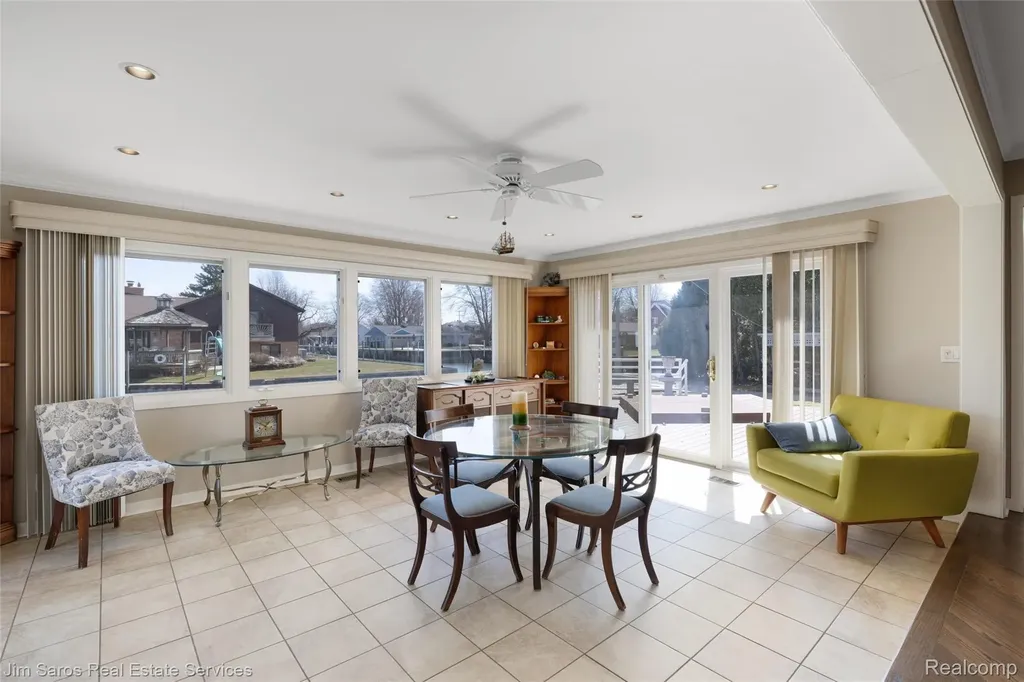 38008 Seaway Court Harrison Charter Township MI 48045