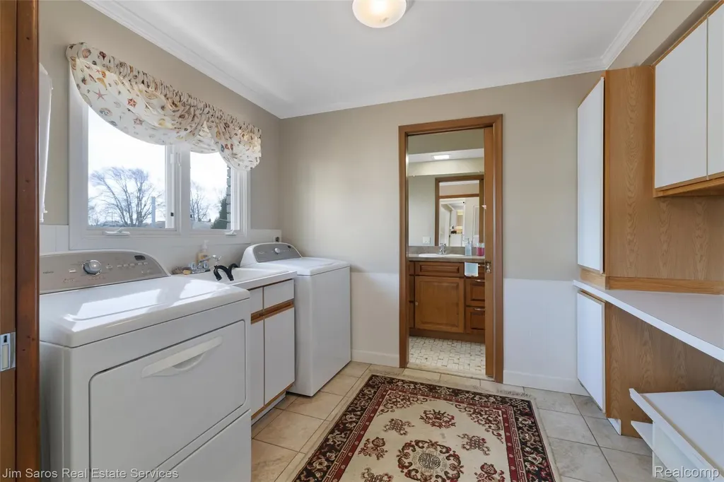 38008 Seaway Court Harrison Charter Township MI 48045