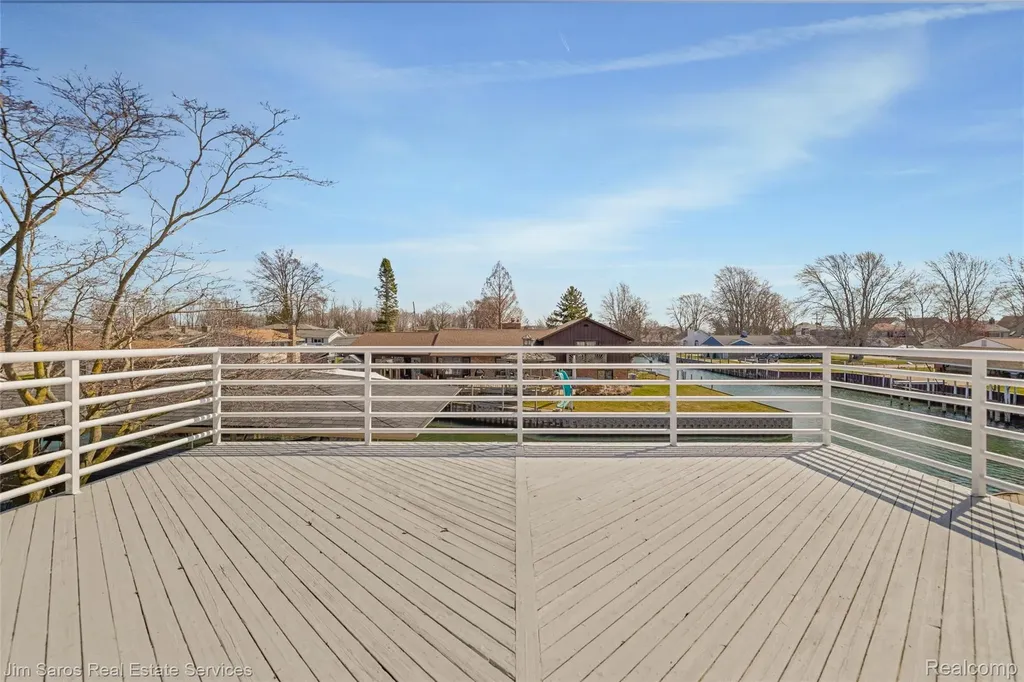 38008 Seaway Court Harrison Charter Township MI 48045