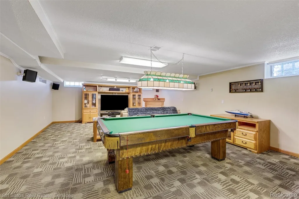38008 Seaway Court Harrison Charter Township MI 48045
