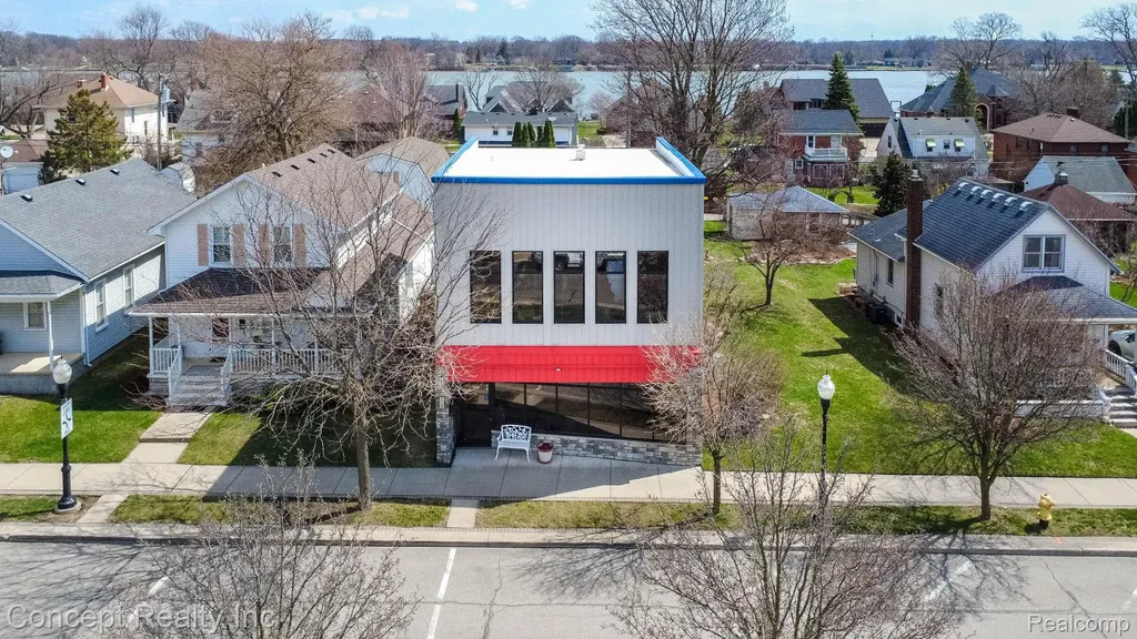 2935 W Jefferson Avenue Trenton City MI 48183