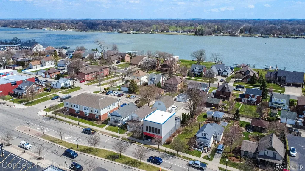 2935 W Jefferson Avenue Trenton City MI 48183