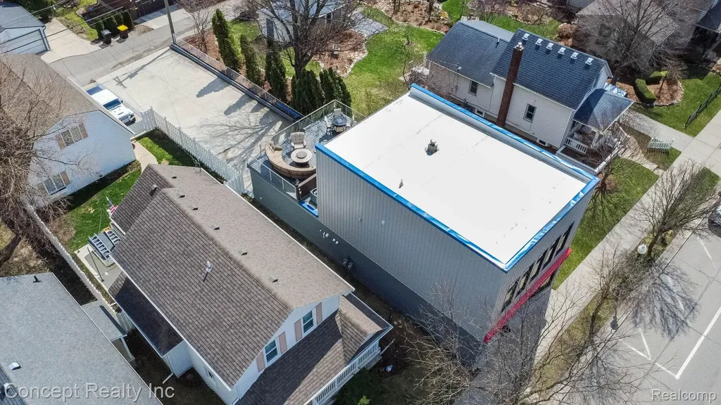2935 W Jefferson Avenue Trenton City MI 48183