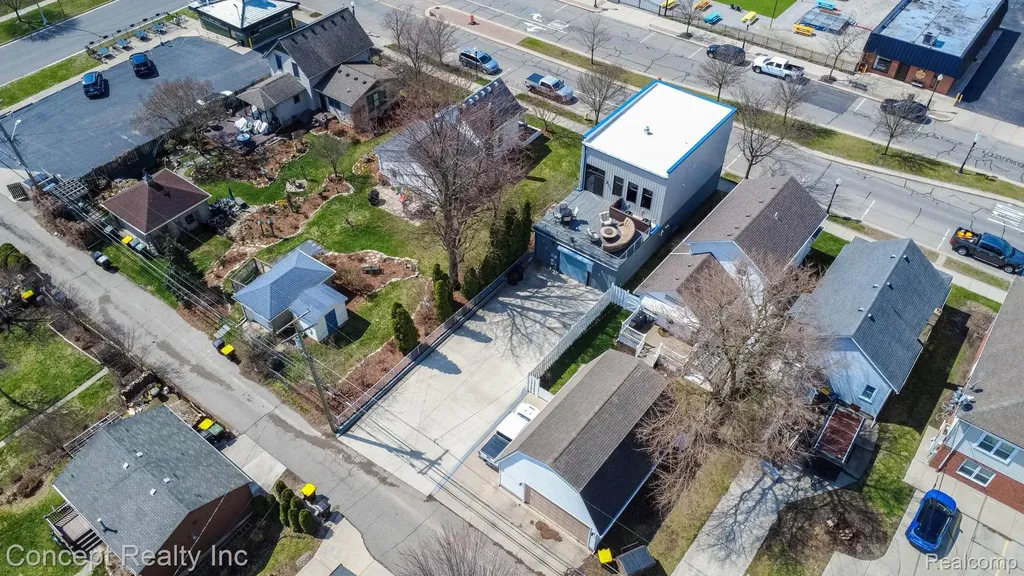 2935 W Jefferson Avenue Trenton City MI 48183