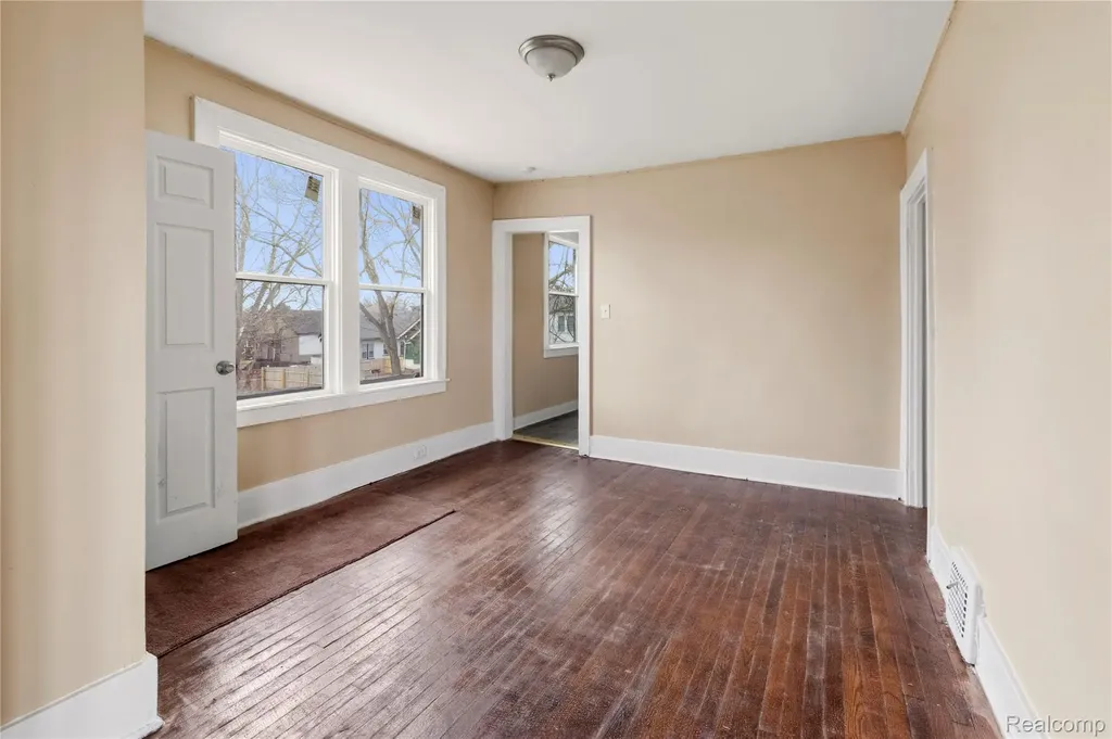 471 Kitchener Street Detroit City MI 48215
