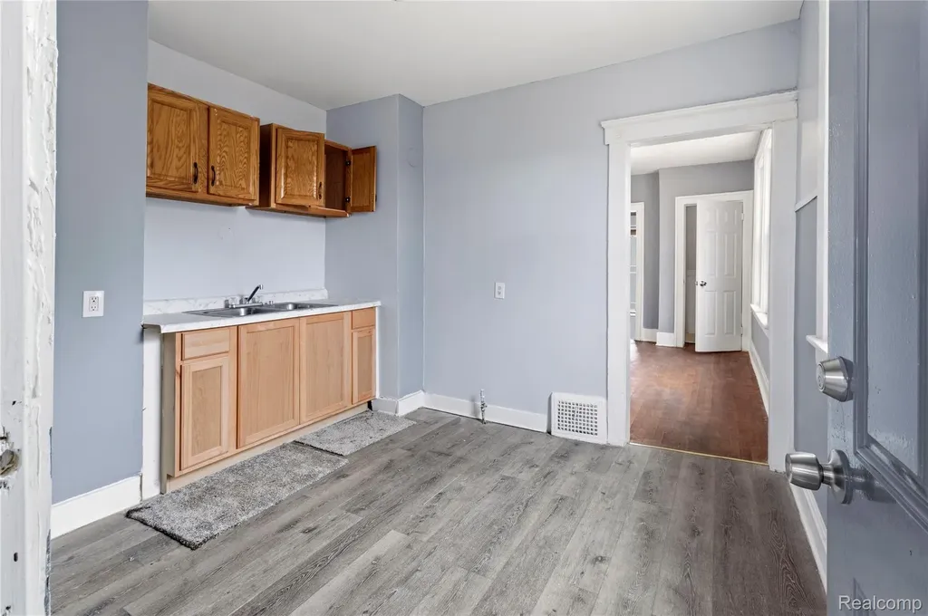 471 Kitchener Street Detroit City MI 48215