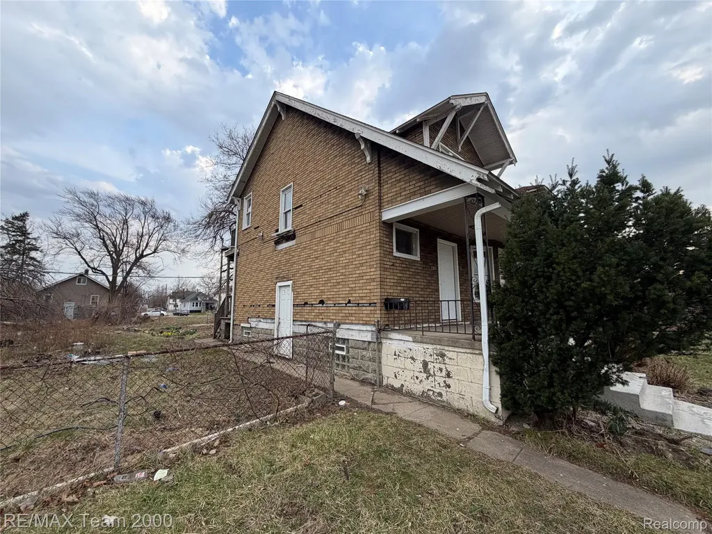 2301 Fullerton Street Detroit City MI 48238