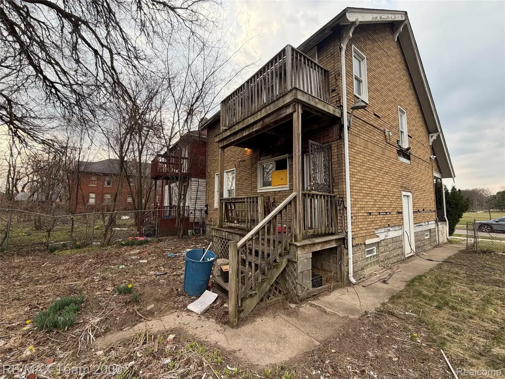 2301 Fullerton Street Detroit City MI 48238