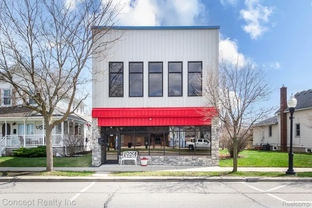 2935 W Jefferson Avenue Trenton City MI 48183