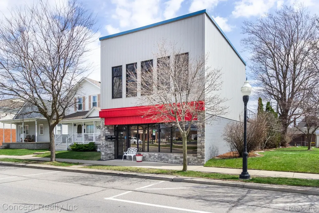 2935 W Jefferson Avenue Trenton City MI 48183