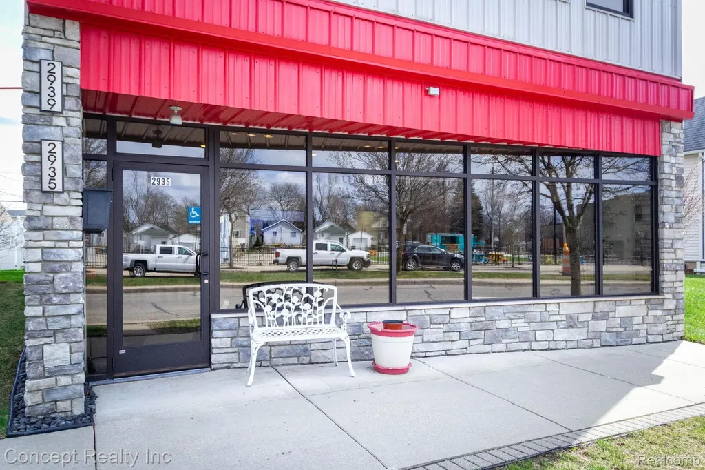 2935 W Jefferson Avenue Trenton City MI 48183