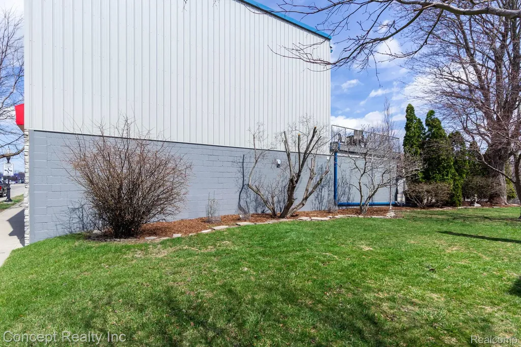 2935 W Jefferson Avenue Trenton City MI 48183