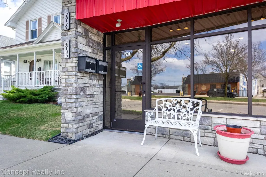 2935 W Jefferson Avenue Trenton City MI 48183