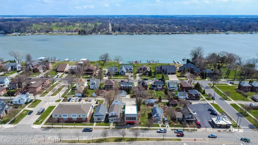 2935 W Jefferson Avenue Trenton City MI 48183