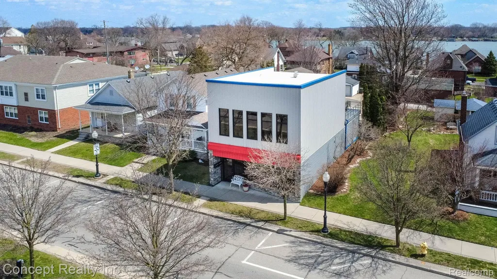 2935 W Jefferson Avenue Trenton City MI 48183