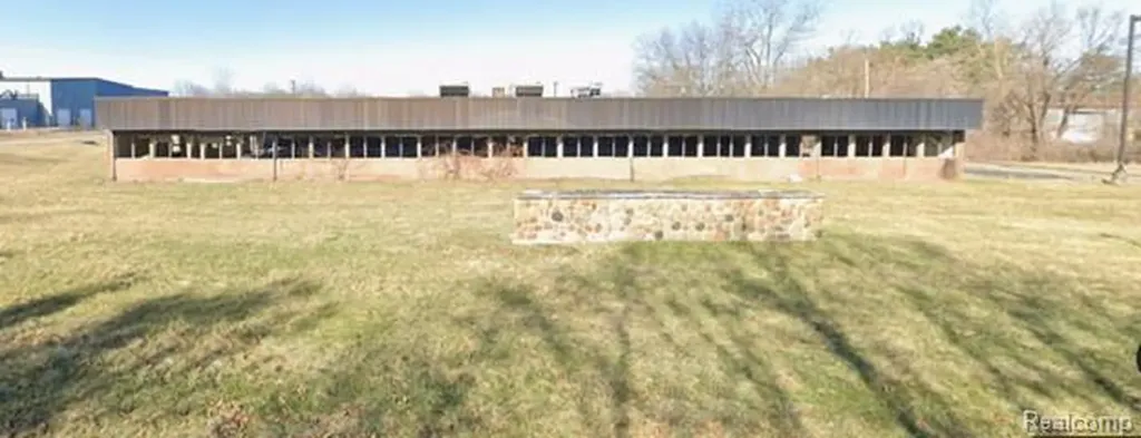 10776 Hall Road Hamburg Township MI 48189