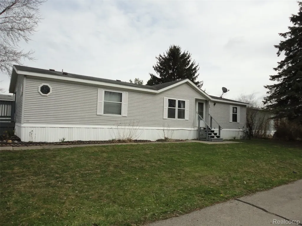 326 Holly Lane Van Buren Charter Township MI 48111
