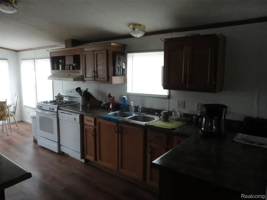 326 Holly Lane Van Buren Charter Township MI 48111