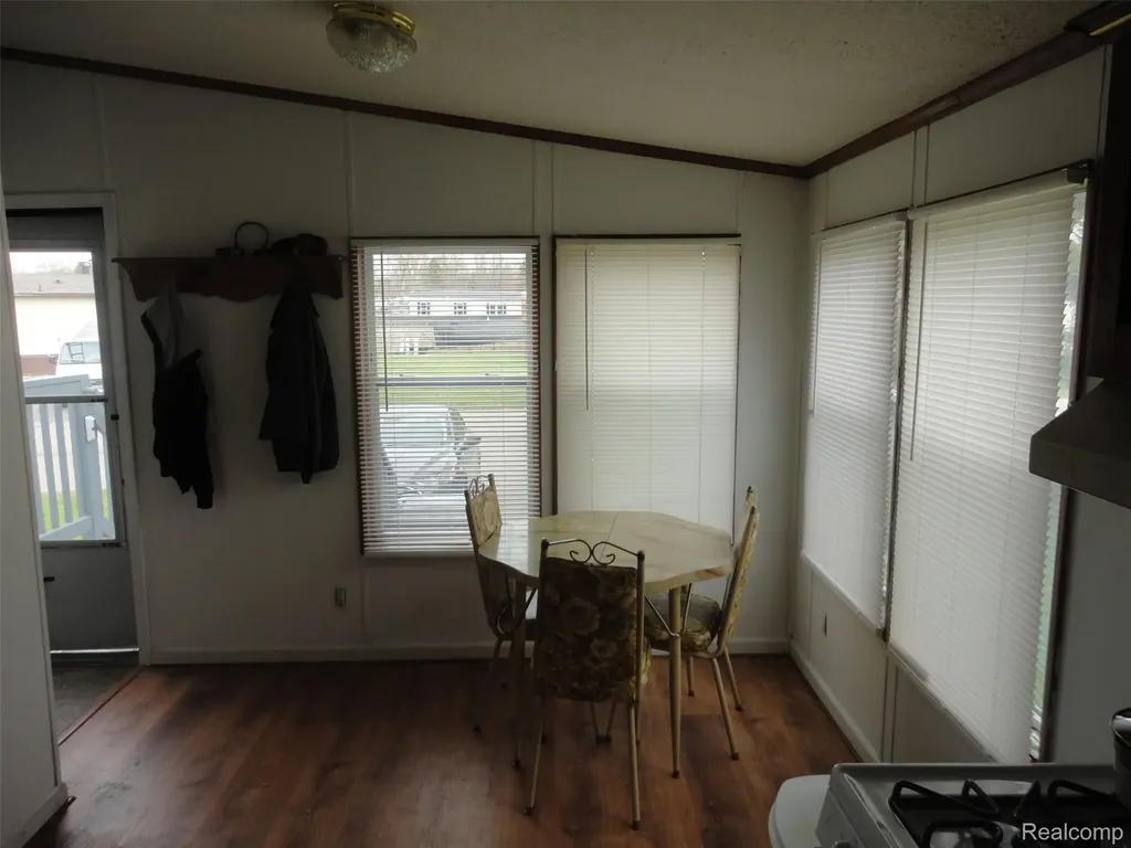326 Holly Lane Van Buren Charter Township MI 48111