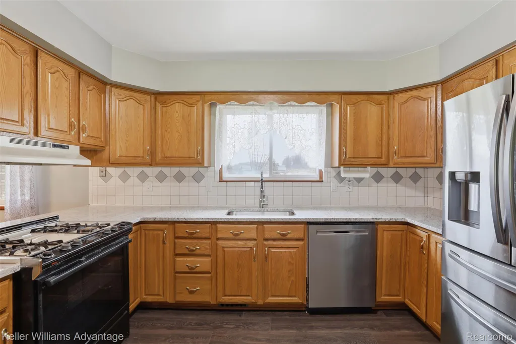 28800 Sibley Road Huron Charter Township MI 48174