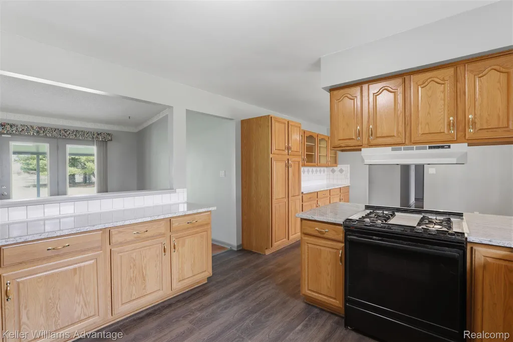 28800 Sibley Road Huron Charter Township MI 48174