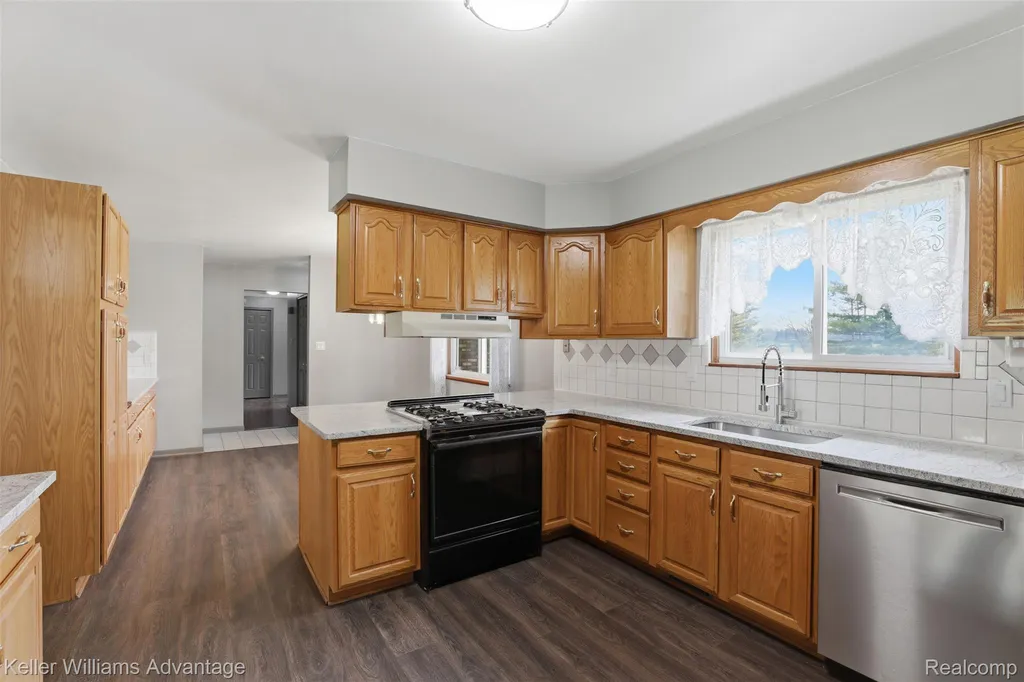 28800 Sibley Road Huron Charter Township MI 48174
