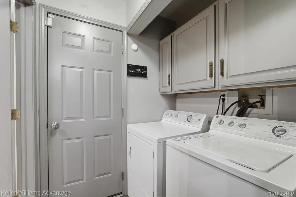 28800 Sibley Road Huron Charter Township MI 48174