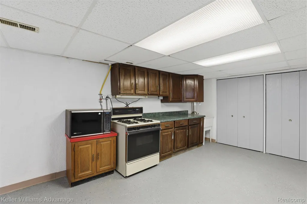 28800 Sibley Road Huron Charter Township MI 48174