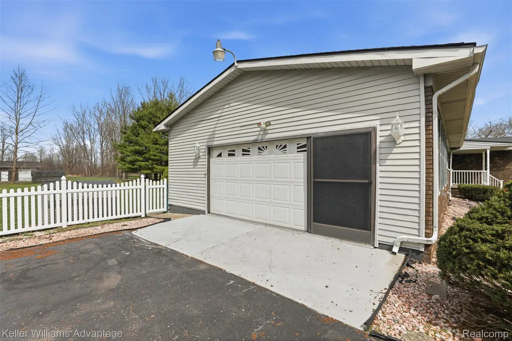 28800 Sibley Road Huron Charter Township MI 48174