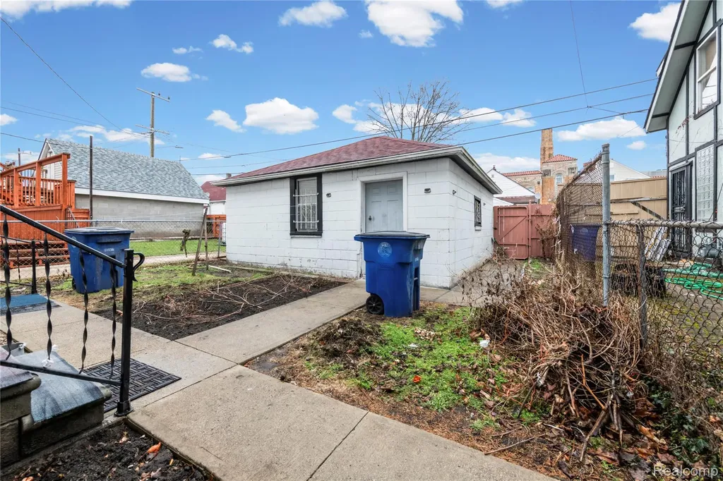 11412 Mcdougall Street Hamtramck City MI 48212