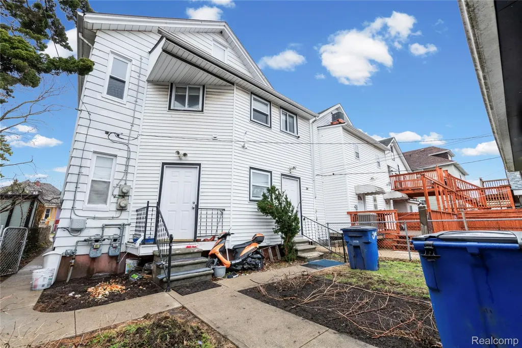 11412 Mcdougall Street Hamtramck City MI 48212