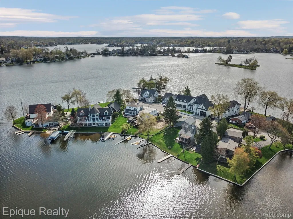 296 Shady Oaks Street Orion Charter Township MI 48362